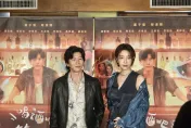 被抱到桌上激戰！蔡淑臻與莫子儀拍「親密戲」讚：果然是老手