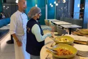 高雄五星飯店青菜驚見「蟲卵」　業者坦承：誤用魚卵砧板