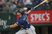 MLB/水手捕手砲單場雙響！　擠下「法官」獨居全壘打王
