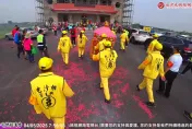 「粉紅超跑」緊急逆向！白沙屯媽祖突訪元長太天太子宮