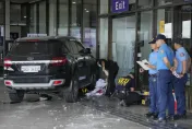 影/菲律賓機場驚傳重大事故！休旅車暴衝撞航廈　釀2死4傷