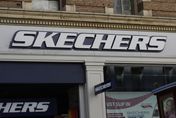 震撼彈！全球鞋業巨頭Skechers出售　交易金額破2800億