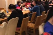 百貨美食街用餐返座遭加「不明液體」　網驚：還敢吃