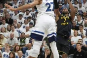 NBA/就你最特別！　勇士射手「穿錯褲」浪費球隊一次暫停