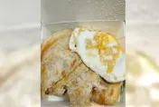 早餐店「超有感」蔥抓餅加蛋！　網友笑：很有創意