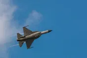 印度飆風戰機遭陸製梟龍擊落！陸媒：展現中方軍事實力