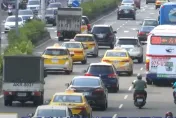 很多人忽略！開車等紅燈「滑進機車停等區」　一違規秒噴1800元