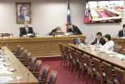 2大光頭對決！韓國瑜酸「有人生病不吃藥叫別人吃藥」柯建銘怒拍桌