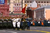 影/解放軍儀隊亮相莫斯科紅場閱兵　民眾驚呼「好酷」