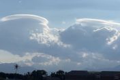 影/外星人來了？台東上空驚現「飛碟雲」　氣象站：清明節可能重現