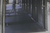 影/不滿態度惡劣！北市保全遭外送員持「辣椒彈槍」射擊　爆頭濺血急送醫