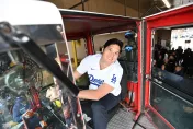 大谷化身打火英雄！慰問洛杉磯消防隊　「與每人打氣超暖」