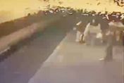 影/太魯閣號開進樹林站「車頂爆煙花」因電力接觸線不平整