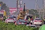 影/國1北向雲林段「車輛狂燃」！救護車門打開待命