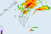 大雷雨開轟！雨彈橫掃9縣市　台中山區嚴防暴雨