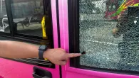 影/台中遊覽車遭砸玻璃碎成蜘蛛網狀　嫌犯竟拗：不小心砸到