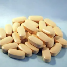 吃大量「保健品B12」恐致癌？醫師打臉：不用太在意
