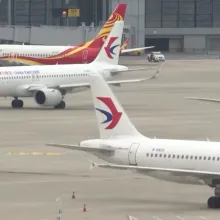 陸東方航空前高層鬧不倫！與小三生3子　元配氣炸提告
