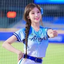 李珠珢、愛莉莎莎「撞臉九宮格」瘋傳！網認錯笑：真的有像
