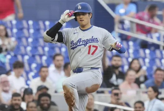 MLB/大谷翔平單場3保送又敲三壘打　道奇10:1大勝馬林魚