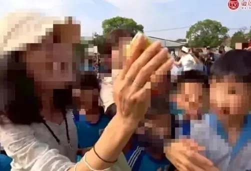 老師搶白沙屯媽祖結緣品　埔鹽國小道歉：動作稍微大了點