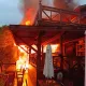 台中「安妮公主花園」大火！粗估損失200萬　餐廳暫停營運退款拚8月重建