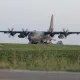 美空軍綠寶石戰士演習　AC-130J砲艇機首度高速公路戰備道起降