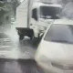 快訊/颱風天連環車禍！小貨車不敵強風暴雨　失控撞15車驚悚瞬間曝