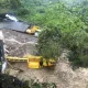 豪雨釀山崩！基隆環保局「多車慘遭土石掩埋」　驚悚畫面曝