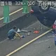 快訊/國一南下五股段翻車車禍　自小客車「翻肚」橫躺內側車道