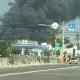 濃煙又遮蔽天空！2天前費時7hrs滅火　高雄地下塑膠廠「毒氣瀰漫」再度復燃