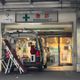 高雄瑞豐商圈清晨驚魂！「投顧公司老闆墜樓」慘死街頭