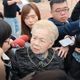 曝柯媽「脊椎滑脫」痛到用嗎啡　陳昭姿：肌肉萎縮無法行走