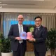 AIT臉書PO谷立言與他合照遭出征　江啟臣盼網友予以尊重