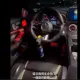 影/賓士駕駛座「空無一人」！　車主竟坐後座「用生命拍限動」