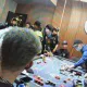 影/北市私人招待所藏賭場　警突襲逮攻堅7人