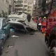 影/新店姊弟戀「嫩男載馬子」遊車河　巷內撞2車翻覆