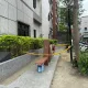 新莊「裕民行政大樓」女墜落慘死！對面國小家長孩童直擊嚇壞