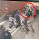 影/近距離「碎屑液體」直擊！台南老翁「20人面前」遭大車輾爆