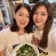 中天主播鄭亦真與母合照像姐妹  ！兒時超愛哭「一天哭23小時」