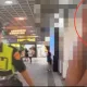 影/色老外捷運月台抓臀性騷　辯誤觸3萬交保限制出境