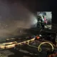 影/濃煙狂竄出！雲林汽修廠爆火警　消防鋸開鐵捲門灌救