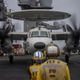 E-2D非不對稱戰力？一文看雙標「美國重裝備　盟友輕兵器」