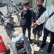 影/男賊躲後座行搶！　落單女遭「持刀勒脖」打劫皮夾