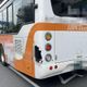 影/北市南港公車遭小貨車追撞　車身破洞幸無人傷