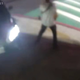 影/桃園阿公開豪車「血糖低」衝撞店家！男子驚險閃過