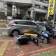 影/高齡肇事女版！台南嬤「暴衝撞8車」變形現場直擊