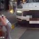 影/他車尾慘遭吐痰怒po蒐證畫面！卻意外「畫風全變」