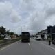 路霸式變道！「八軍團軍卡」擦撞特斯拉　驚險瞬間曝光