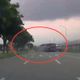 影/恐怖撞擊瞬間！北市撫遠街轎車撞遊覽車　母子雙亡